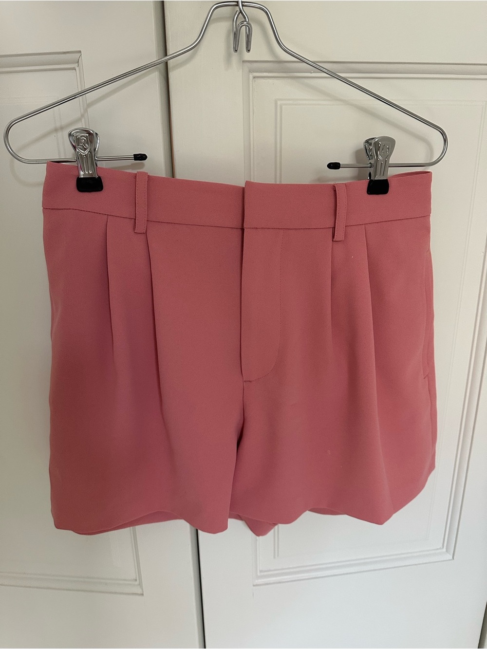 Alice + Olivia Womens Pleated Pink Shorts